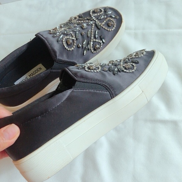 Steve madden, slip on shoes. Excellent condition. - Picture 6 of 9